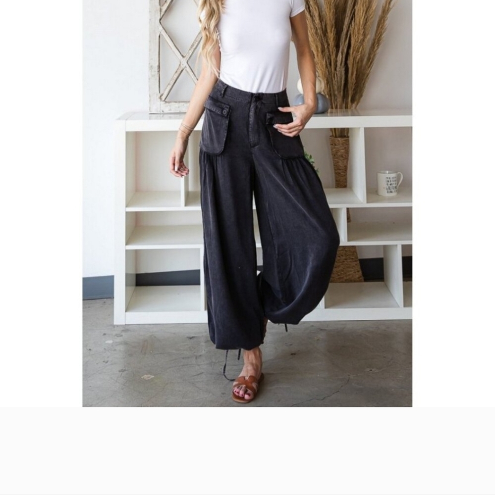 Oli & Hali: Washed Wide Leg Parachute Pants, Black Size Medium Reserved - Picture 2 of 5
